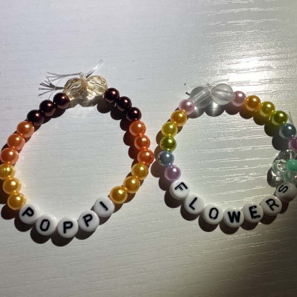 Flower bracelets - Picture 7 of 8